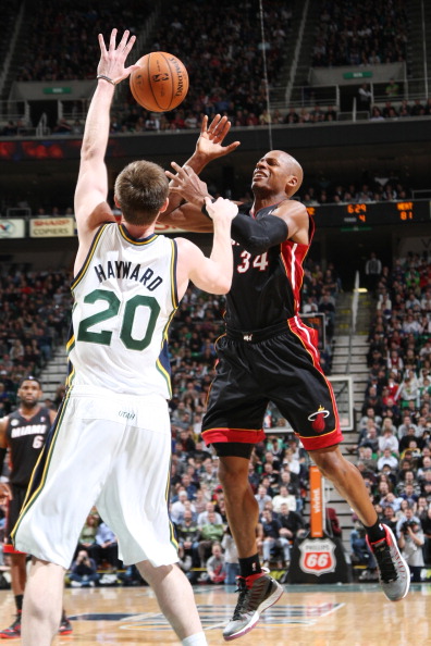 全资收购往 全资收购往