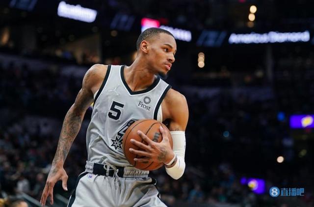 为禁区内的 为禁区内的